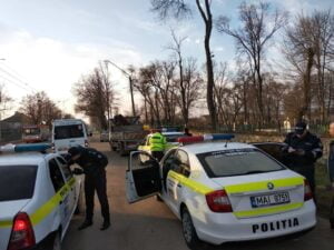 /FOTO/ Conducătorii auto a transportului de călători din Bălți au fost verificați de către angajații Inspectoratului de Poliție