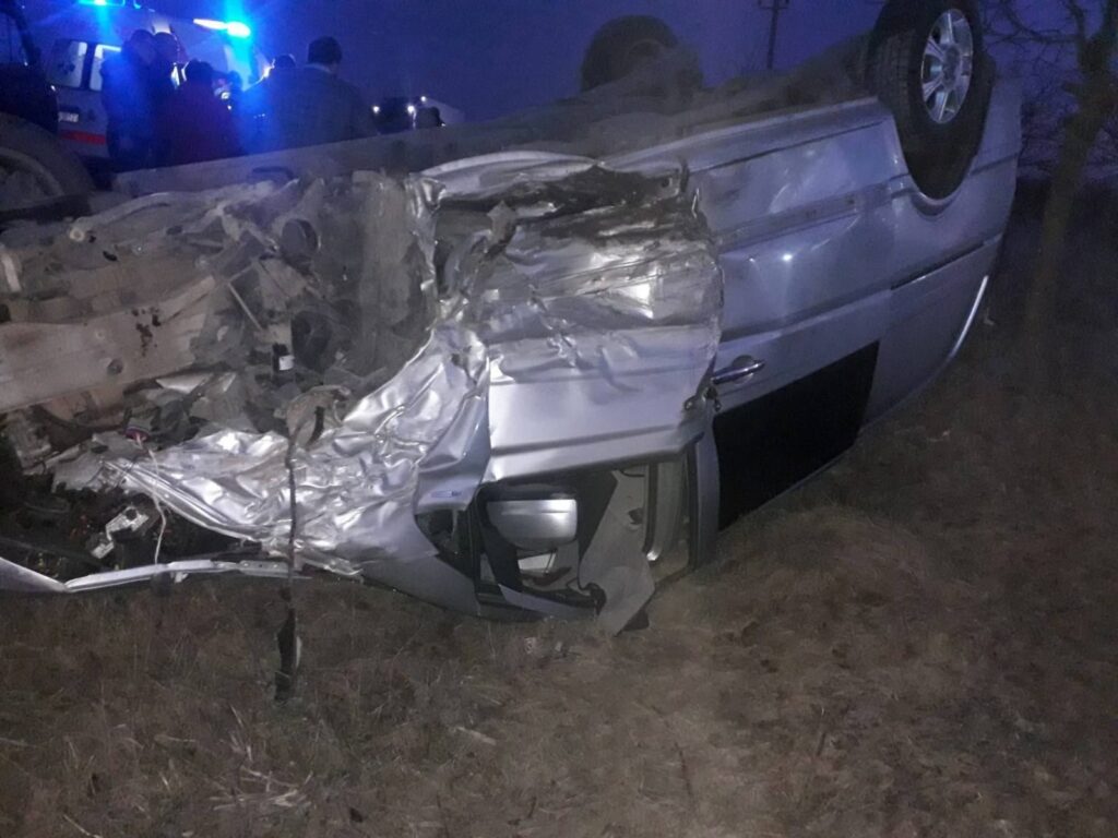 /FOTO/ Grav accident la Dondușeni. Patru persoane au ajuns la spital