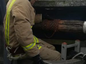 O femeie din Drochia a fost salvată de pompieri după ce a căzut într-o fântână de șase metri