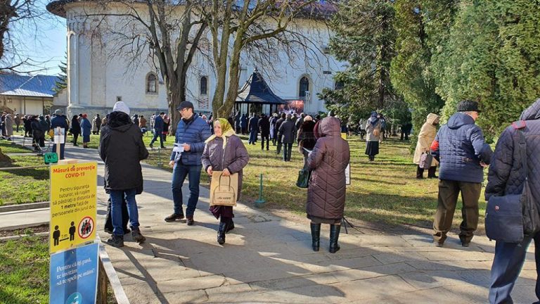 Bisericile reiau slujbele religioase cu enoriașii. Vezi care sunt restricțiile