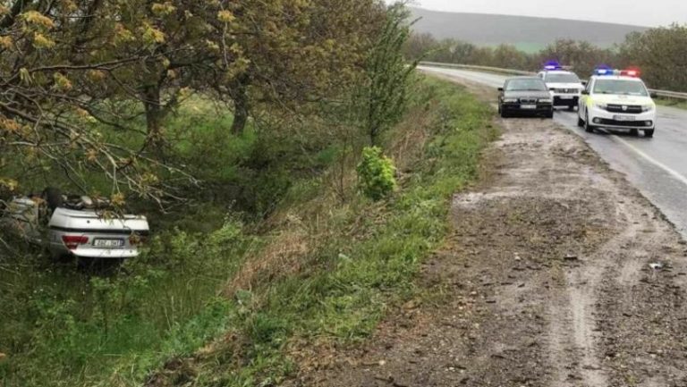 Un BMW s-a răsturnat la Drochia
