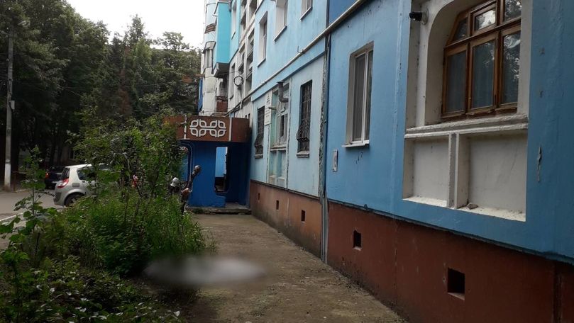 Un bărbat din orașul Soroca s-a aruncat în gol de la etajul 8 al unui bloc de locuit