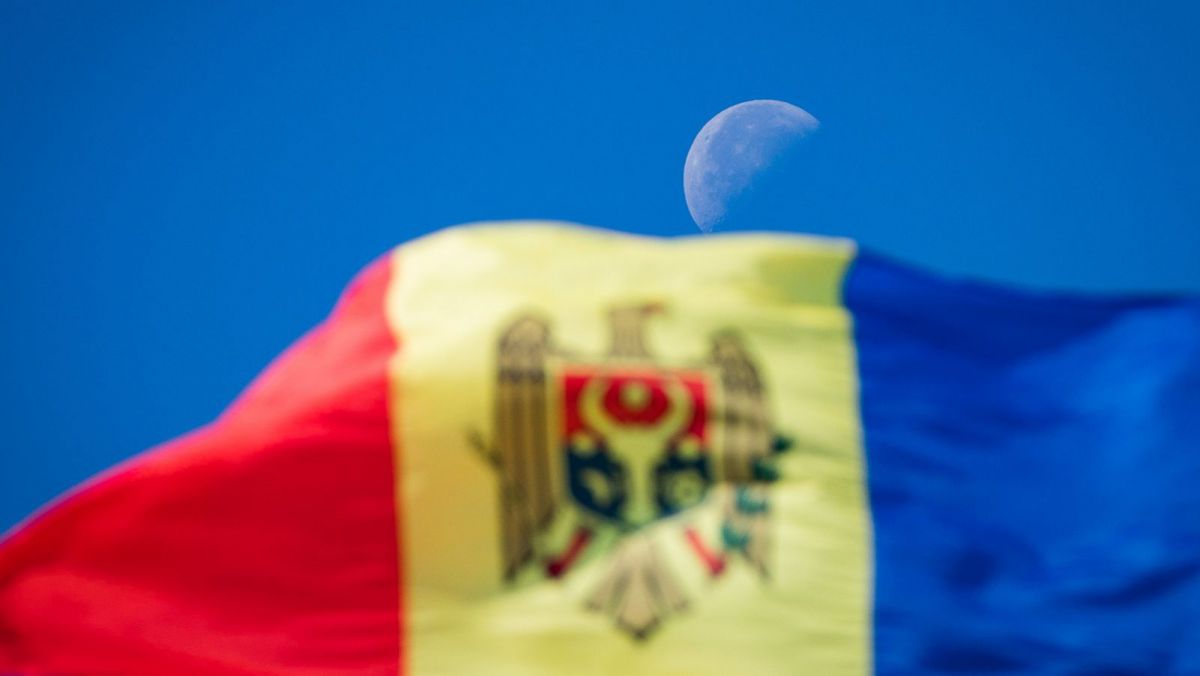 În acest an fără Ziua Independenţei şi a Limbii Române