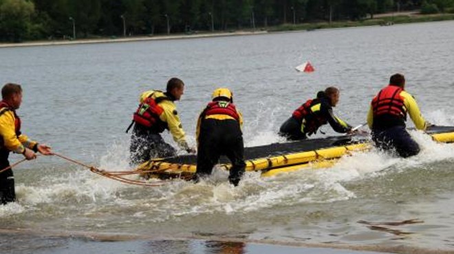 /VIDEO/ Un bărbat a fost salvat după ce a stat 6 ore în apele lacului Stânca-Costești din raionul Râșcani