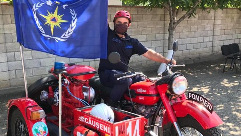 /FOTO/ Unica motocicletă care va merge la stingerea incendiilor se află la Căușeni
