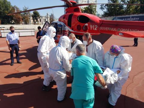 Intervenție SMURD la Ocnița. Bărbat de 55 ani transportat cu elicopterul la Chișinău