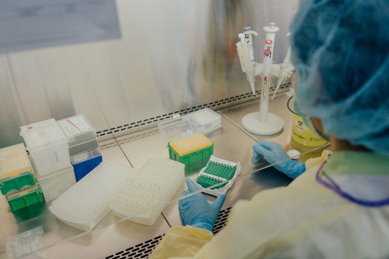Consumabile pentru extinderea activităților de diagnosticare a cazurilor de COVID-19 au fost donate laboratorului ANSP din Bălți