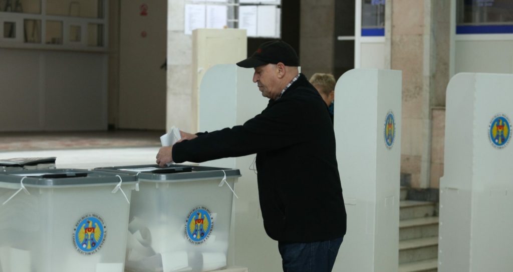 Comisia Extraordinară de Sănătate Publică recomandă desfășurarea alegerilor în afara instituțiilor de învățământ