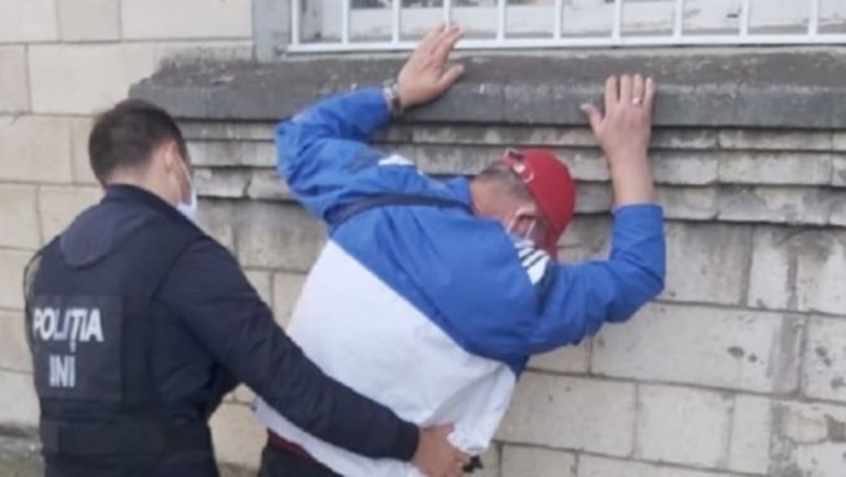 /VIDEO/ Cinci indivizi cumpărau substanțe psihotrope cu rețete false, iar apoi le vindeau la preț dublu pe teritoriul municipiului Bălți