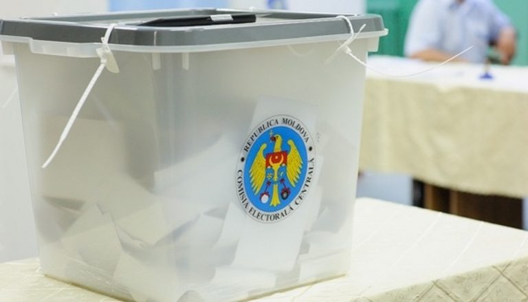Persoanele infectate cu noul tip de coronavirus vor putea vota de acasă sau din spital