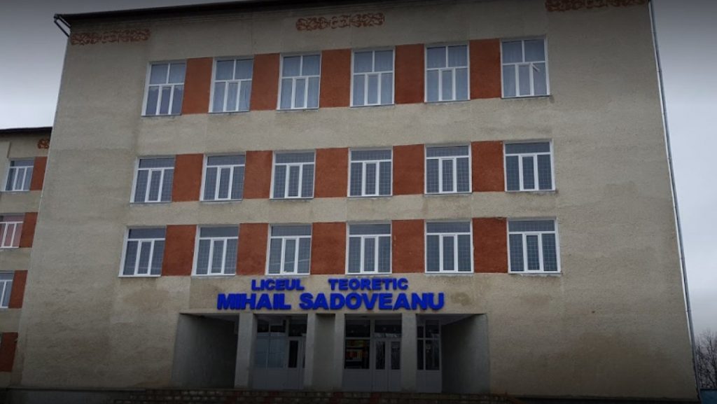 /VIDEO/ Un profesor din orașul Ocnița își îndeamnă elevii să o votezepe Maia Sandu la prezidențiale