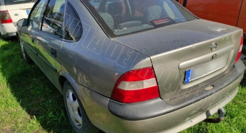 Un bărbat din raionul Ocnița este documentat pentru folosirea automobilului cu acte expirate