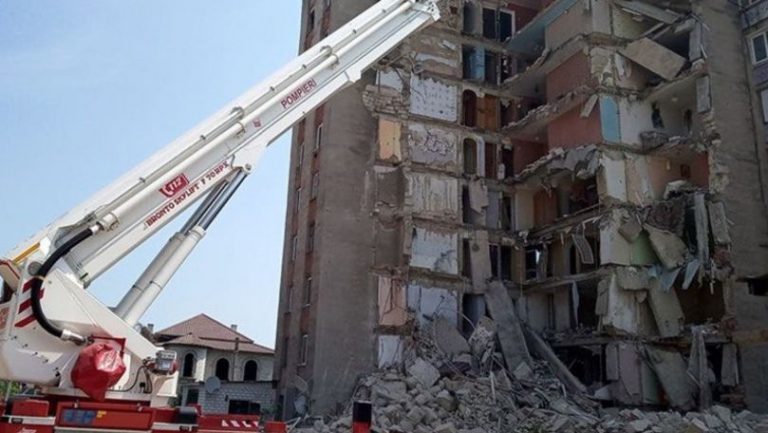 Guvernul va aloca peste două milioane de lei pentru demolarea blocului din Otaci prăbușit în vara anului 2019