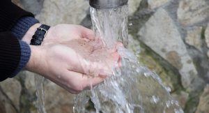 Locuitorii comunelor Cuhureștii de Sus și Cuhureștii de Jos din raionul Florești vor avea acces la apă potabilă de izvor