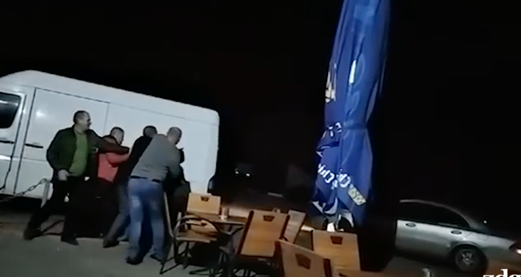 /VIDEO/ Bătaie cu iz electoral în municipiul Edineț