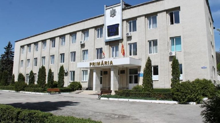 Managerul unei întreprinderi din Briceni riscă să rămână fără funcție