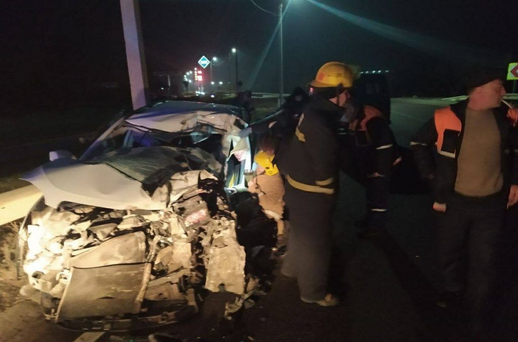 /FOTO/ Accident violent pe un traseu din raionul Florești. O persoană a ajuns la spital