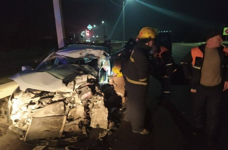 /FOTO/ Accident violent pe un traseu din raionul Florești. O persoană a ajuns la spital