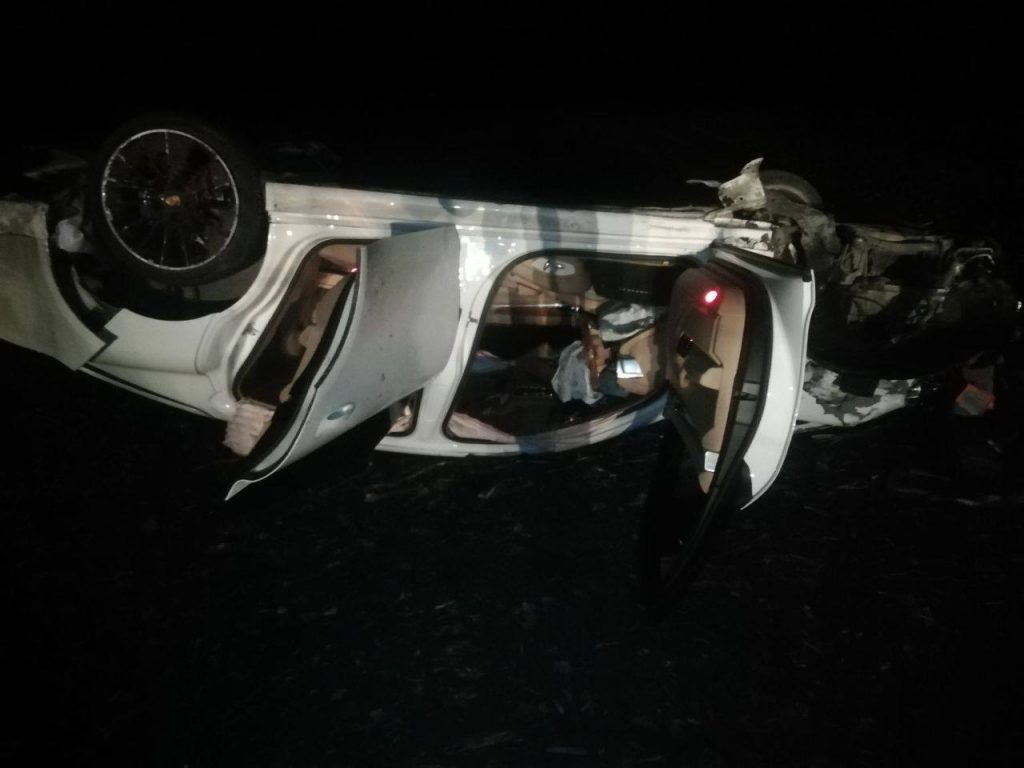 /FOTO/ Un tânăr a ajuns la spital, după ce s-a inversat cu automobilul în raionul Dondușeni