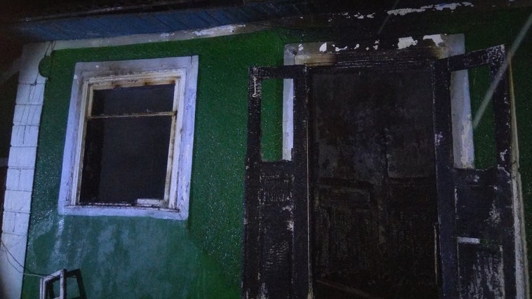 O altă femeie țintuită la pat din raionul Soroca a ars în propria casă