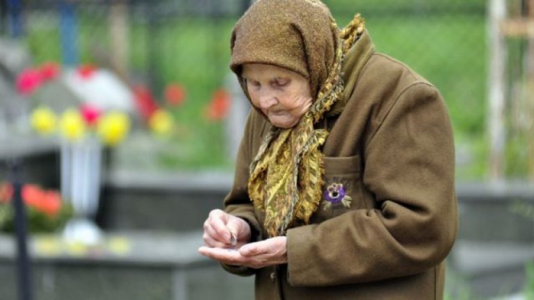 Pensionarii vor primi un suport unic de Paști în sumă de 1000 de lei