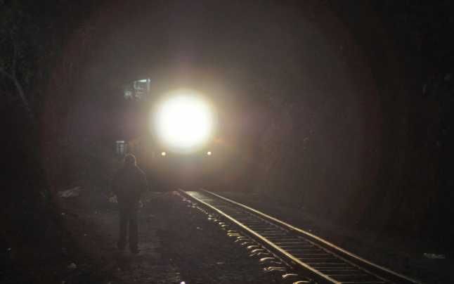 /FOTO/ Un bărbat a fost spulberat de un tren în raionul Sângerei