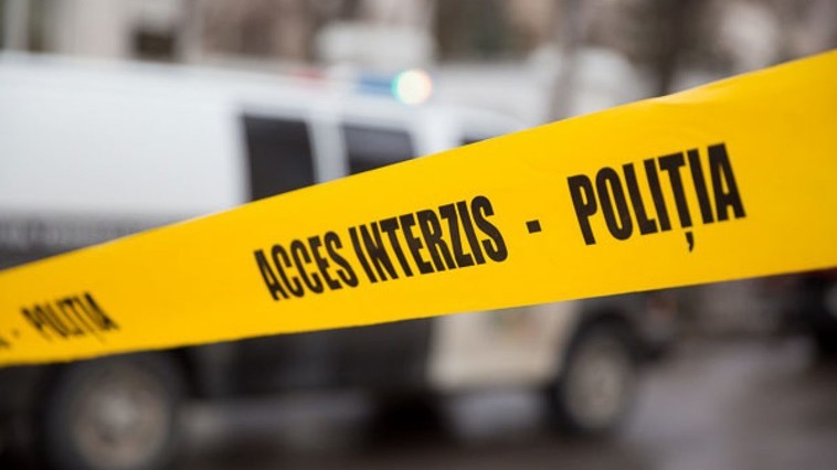 Cadavrul unui bărbat a fost găsit într-o baltă de sânge într-un apartament din Drochia
