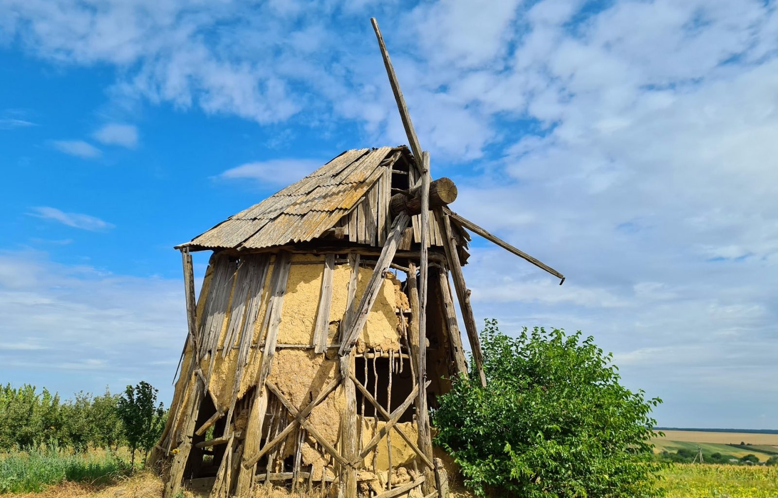 /FOTO/ Moara de vânt din satul Cernoleuca, raionul Dondușeni, va fi restaurată
