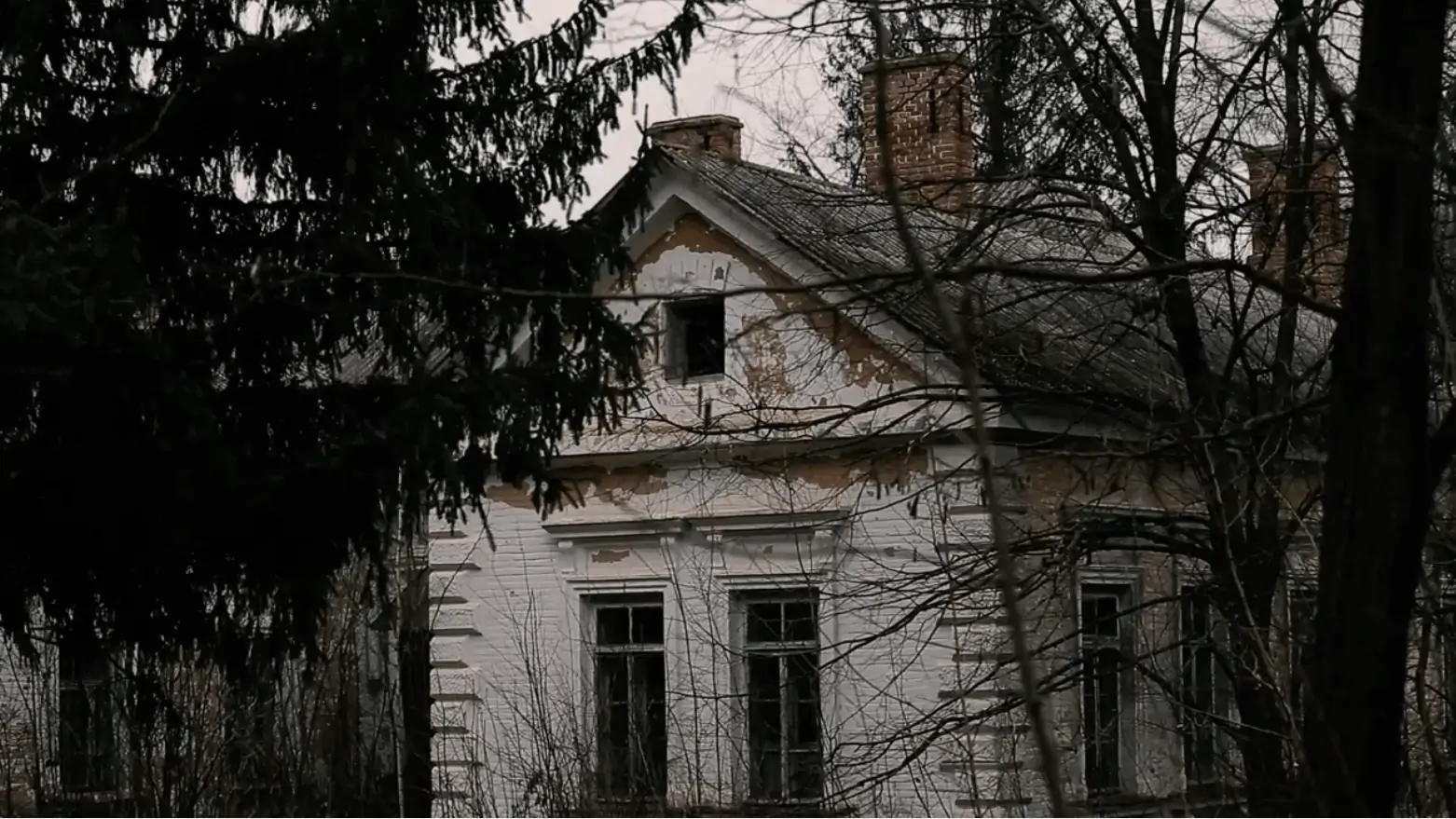 /VIDEO/ Complexul de clădiri ale Spitalului din satul Stolniceni, raionul Edineţ, se află într-o stare deplorabilă