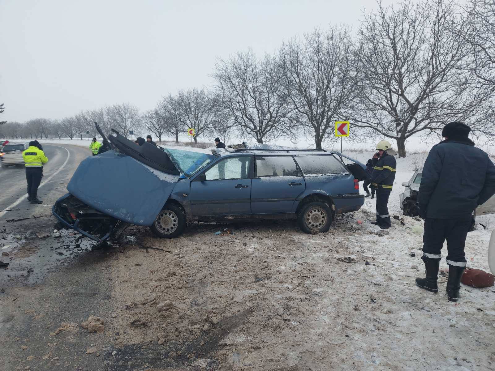 /FOTO/ Grav accident în raionul Râșcani. Două persoane au murit, iar altele trei au ajuns la spital