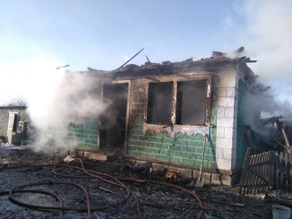 /VIDEO/ O casă din raionul Soroca a fost mistuită de flăcări