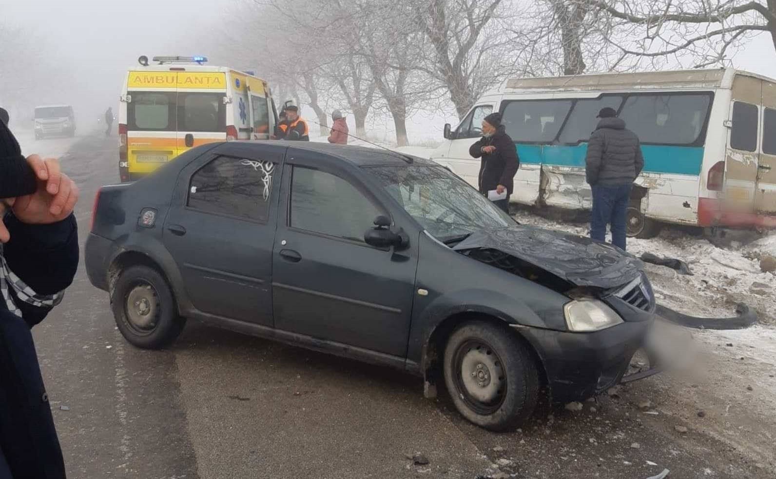 /FOTO/ Accident în raionul Briceni. Două persoane au ajuns la spital