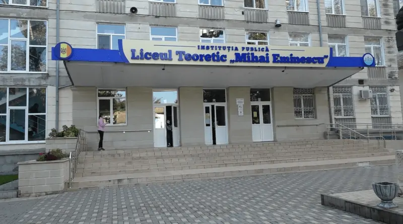 /VIDEO/ În liceul „Mihai Eminescu” din municipiul Bălți a fost lansat un post de radio
