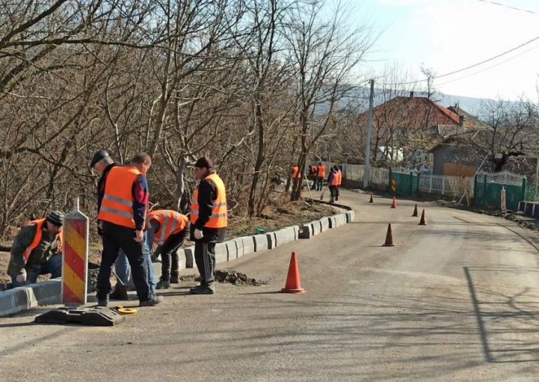 Lucrările de construcție a drumului de acces către Mănăstirea „Adormirea Maicii Domnului” din raionul Ocnița au fost reluate