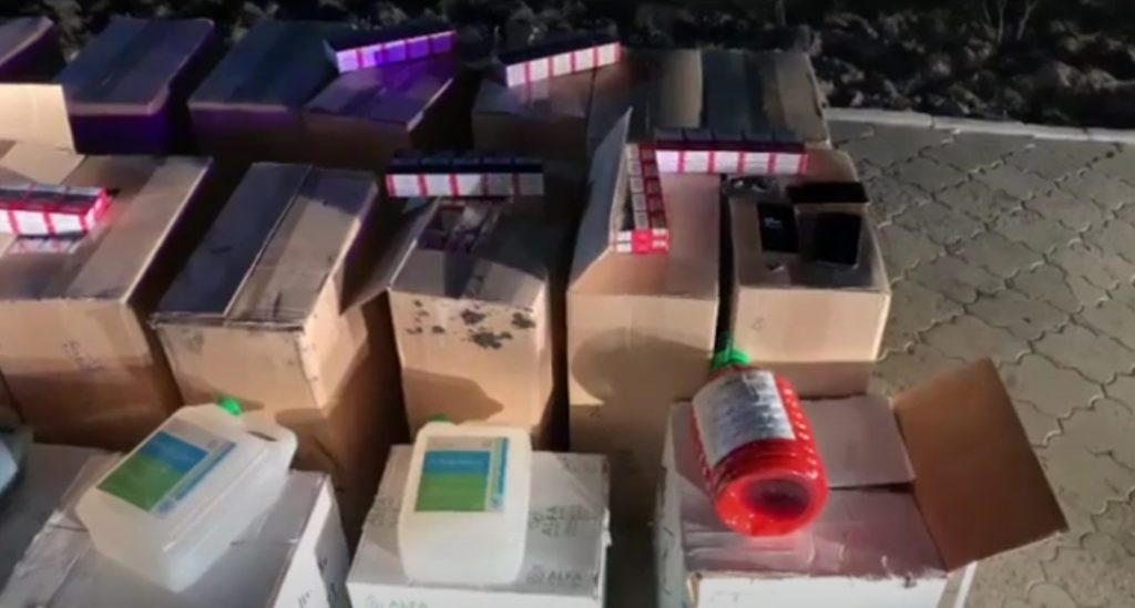 /VIDEO/ Contrabandă de proporții cu țigări și pesticide, depistată la o frontieră de stat din raionul Briceni