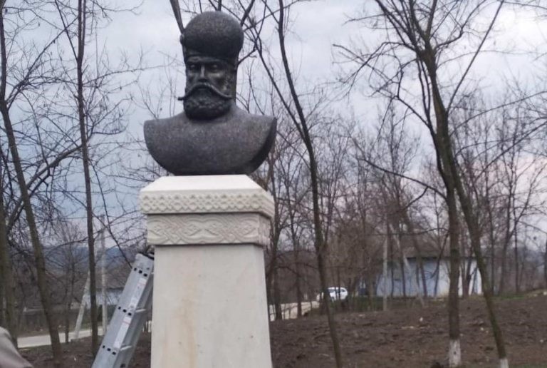 În satul Cobani din raionul Glodeni a fost instalat un bust al domnitorului Mihai Viteazul