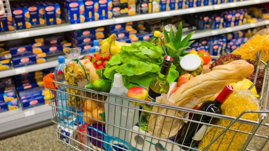 Prețuri tot mai mari la produse alimentare, mărfuri și servicii prestate populației