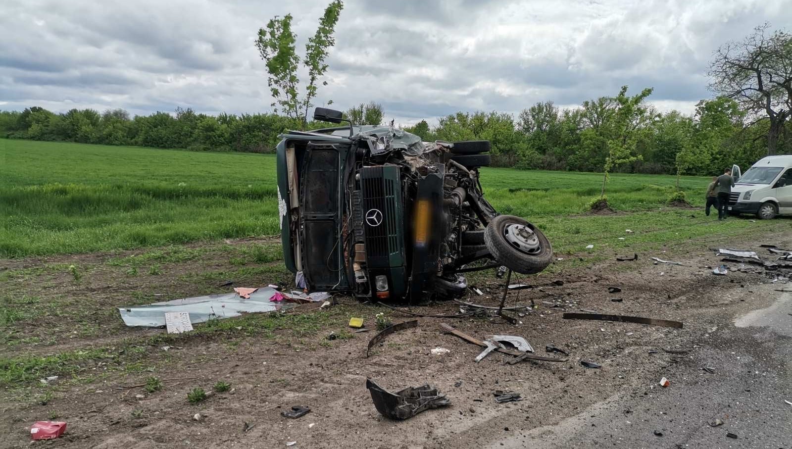 Grav accident cu implicarea unui microbuz de rută în satul Elizaveta. Opt persoane au fost transportate la spital