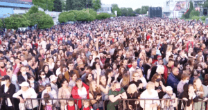 /FOTO/ Mii de oameni au uitat de pandemie și s-au adunat la un concert pentru a marca hramul orașului Bălți