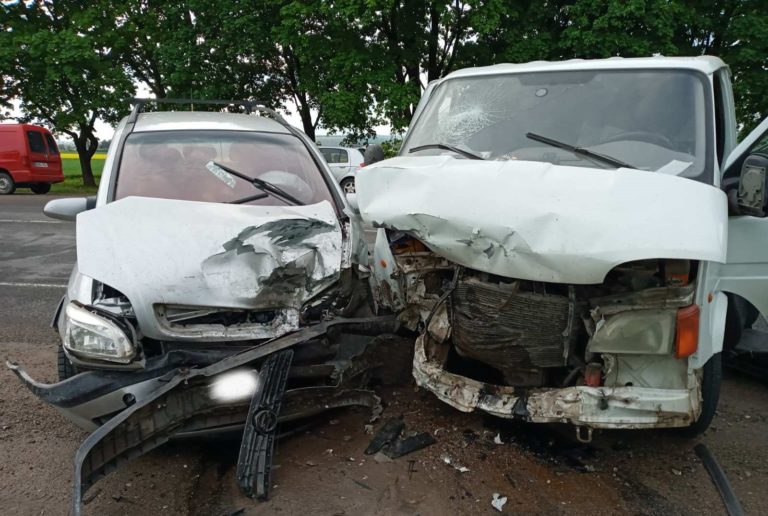 /FOTO/ Accident la centura orașului Bălți. Trei persoane au fost transportate la spital