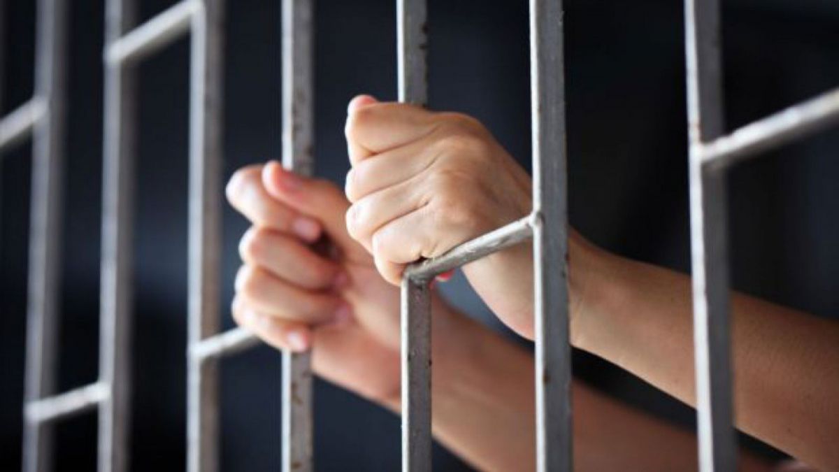 Un bărbat din raionul Ocnița a fost condamnat la închisoare pe viață pentru că și-a abuzat sexual fiicele minore