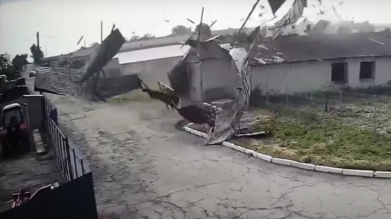 /VIDEO/ Vântul puternic și ploile abundente au făcut ravagii în raionul Drochia
