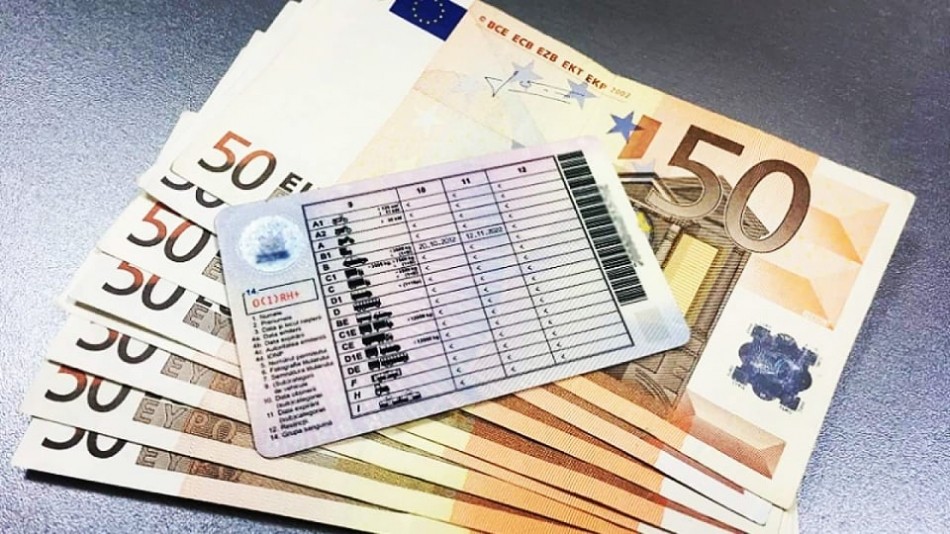 Trei persoane din raionul Edineț riscă ani de pușcărie pentru o mită de 700 de euro