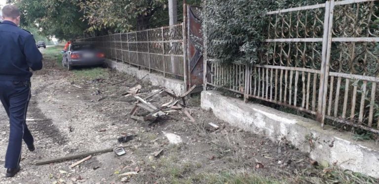Accident în raionul Edineț. Un tânăr a tamponat mortal cu mașina un bărbat care stătea pe scaun