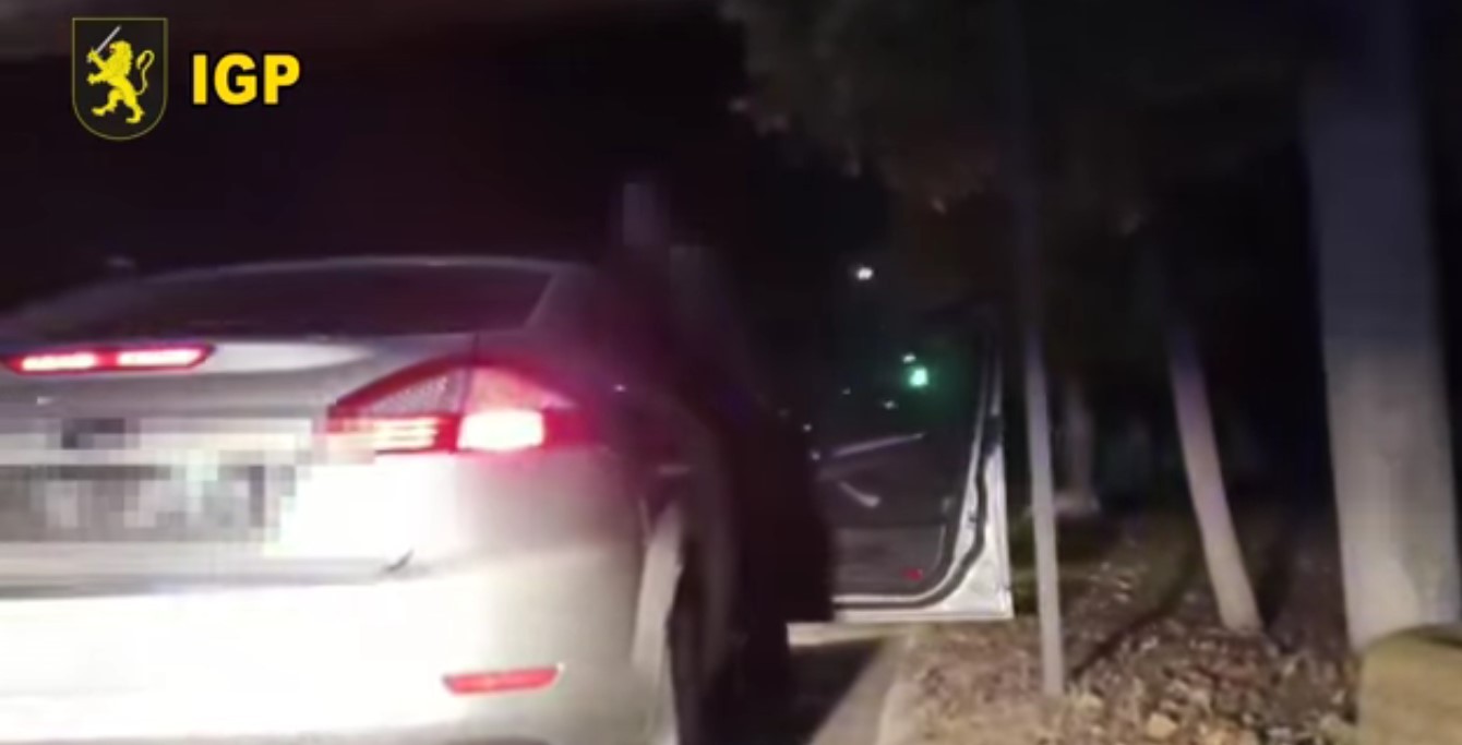 Un bărbat din Bălți a recurs la gesturi extreme când a fost oprit de polițiști