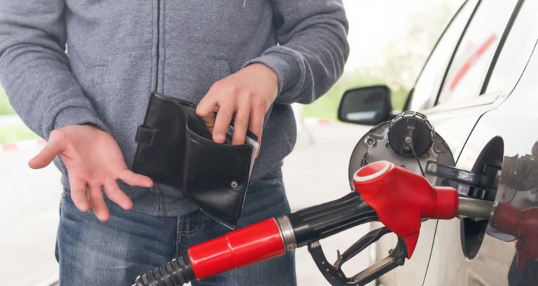 Carburanții se scumpesc din nou