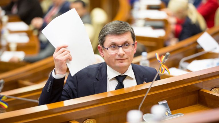Igor Grosu recunoaște că tarifele la gazele naturale pentru consumatorii casnici vor crește