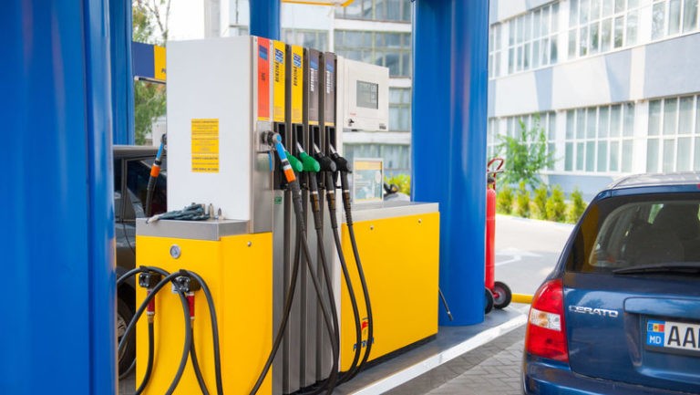 Nicio zi fără scumpiri la carburanți. Prețurile-plafon aprobate de ANRE