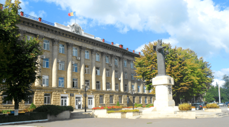 /LIVE/ Ședința săptămânală cu administratorii întreprinderilor municipale și a complexului termoenergetic Bălți