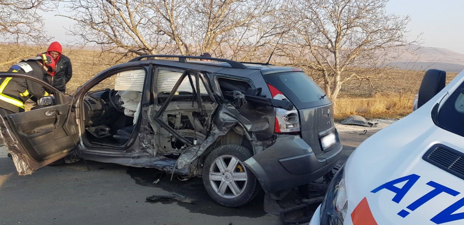 /FOTO/ Grav accident în raionul Sîngerei. Patru persoane transportate la spital